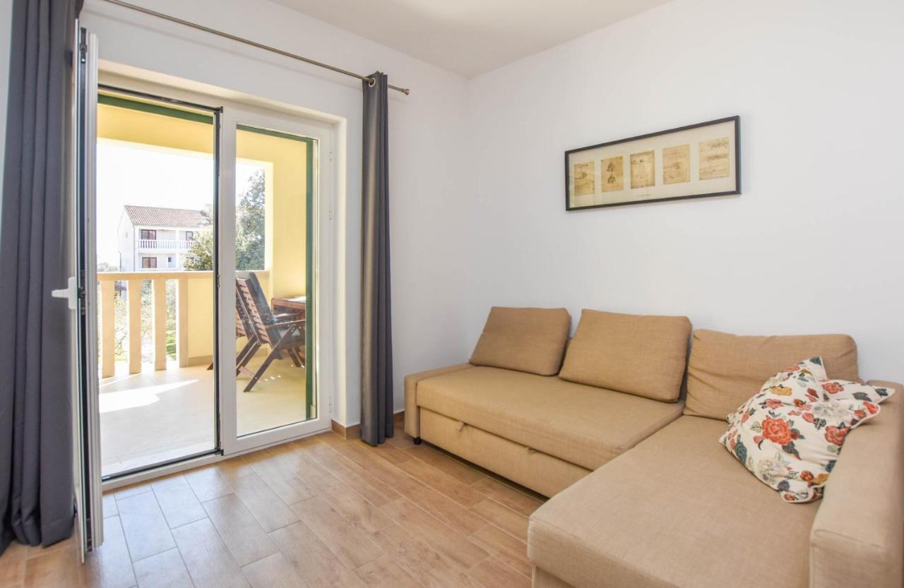 Apartmani Mara Пакоштане Экстерьер фото