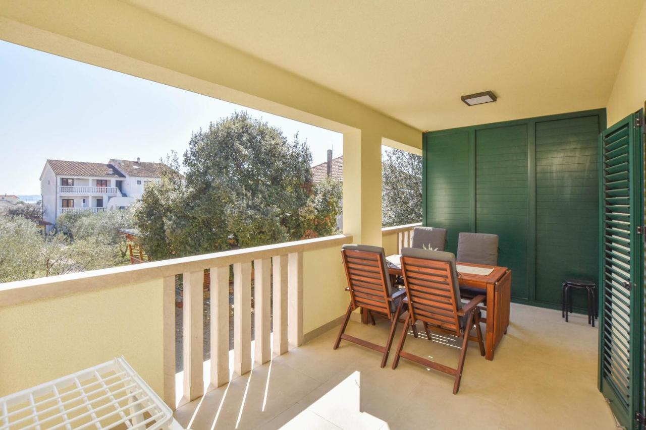 Apartmani Mara Пакоштане Экстерьер фото