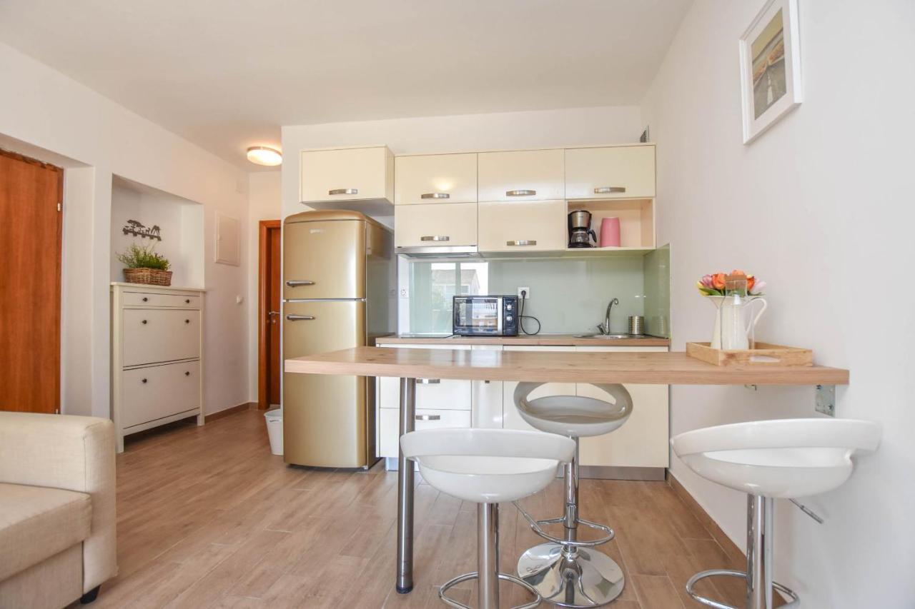 Apartmani Mara Пакоштане Экстерьер фото