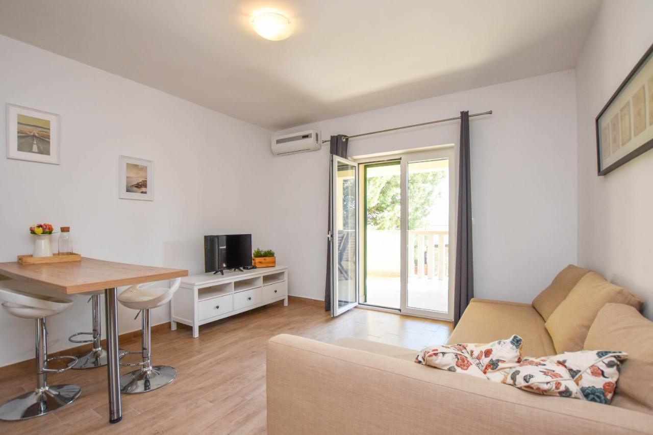 Apartmani Mara Пакоштане Экстерьер фото